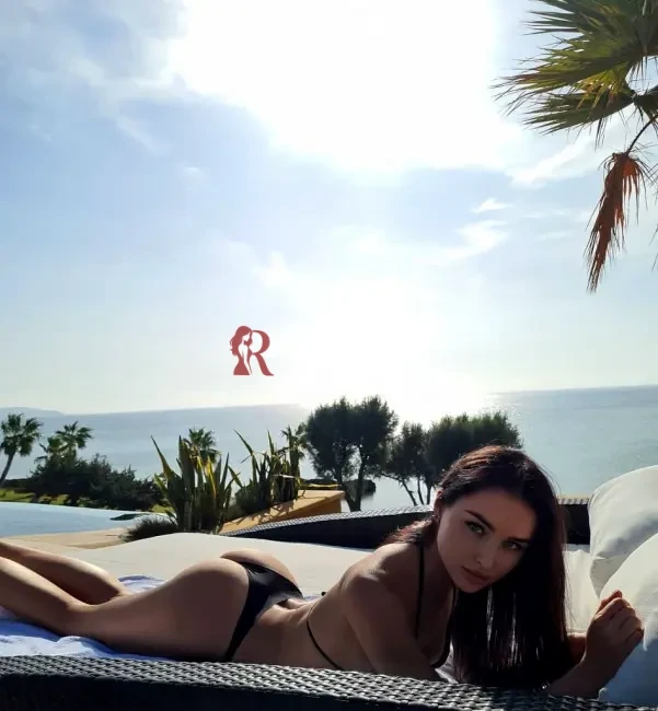 проститутка Алисия — возраст 23, рост 164, вес 49, размер груди 2