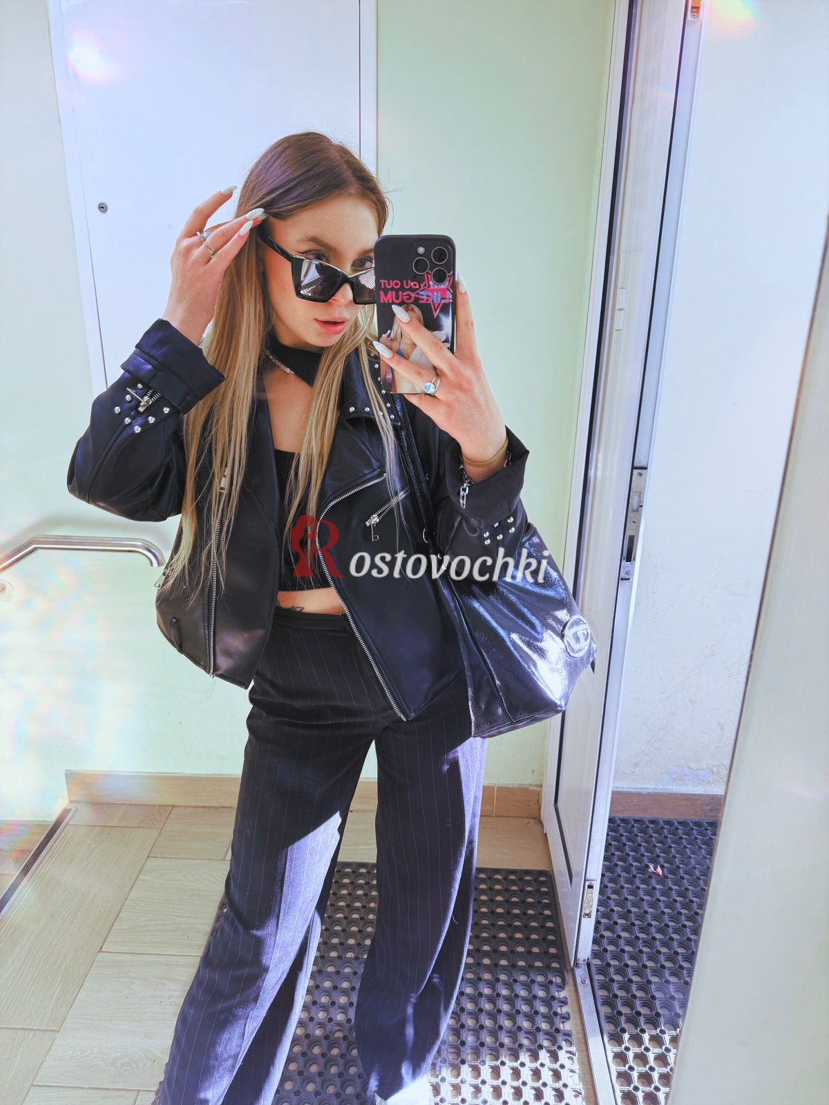 проститутка Миа — возраст 25, рост 163, вес 49, размер груди 2