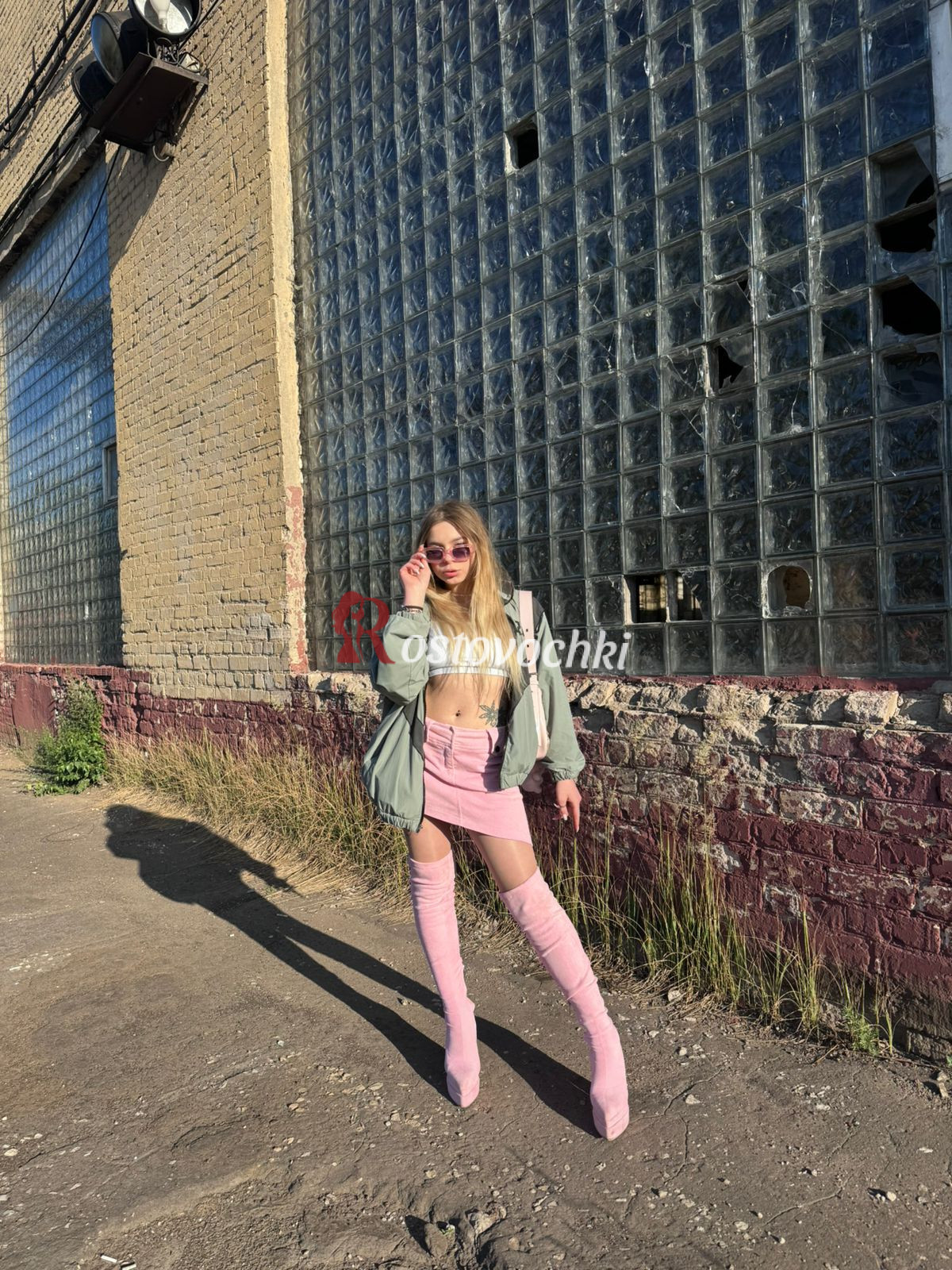 проститутка Миа — возраст 25, рост 163, вес 49, размер груди 2