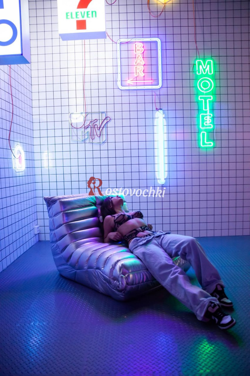 проститутка Ульяна — возраст 21, рост 164, вес 52, размер груди 2