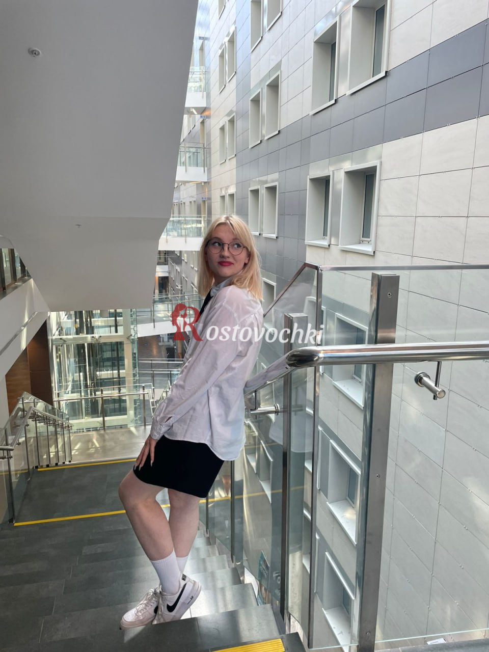 проститутка Эля — возраст 18, рост 168, вес 58, размер груди 2