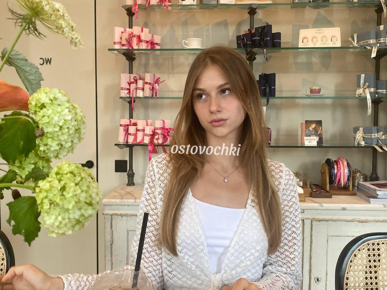 проститутка Андорра — возраст 23, рост 178, вес 64, размер груди 2