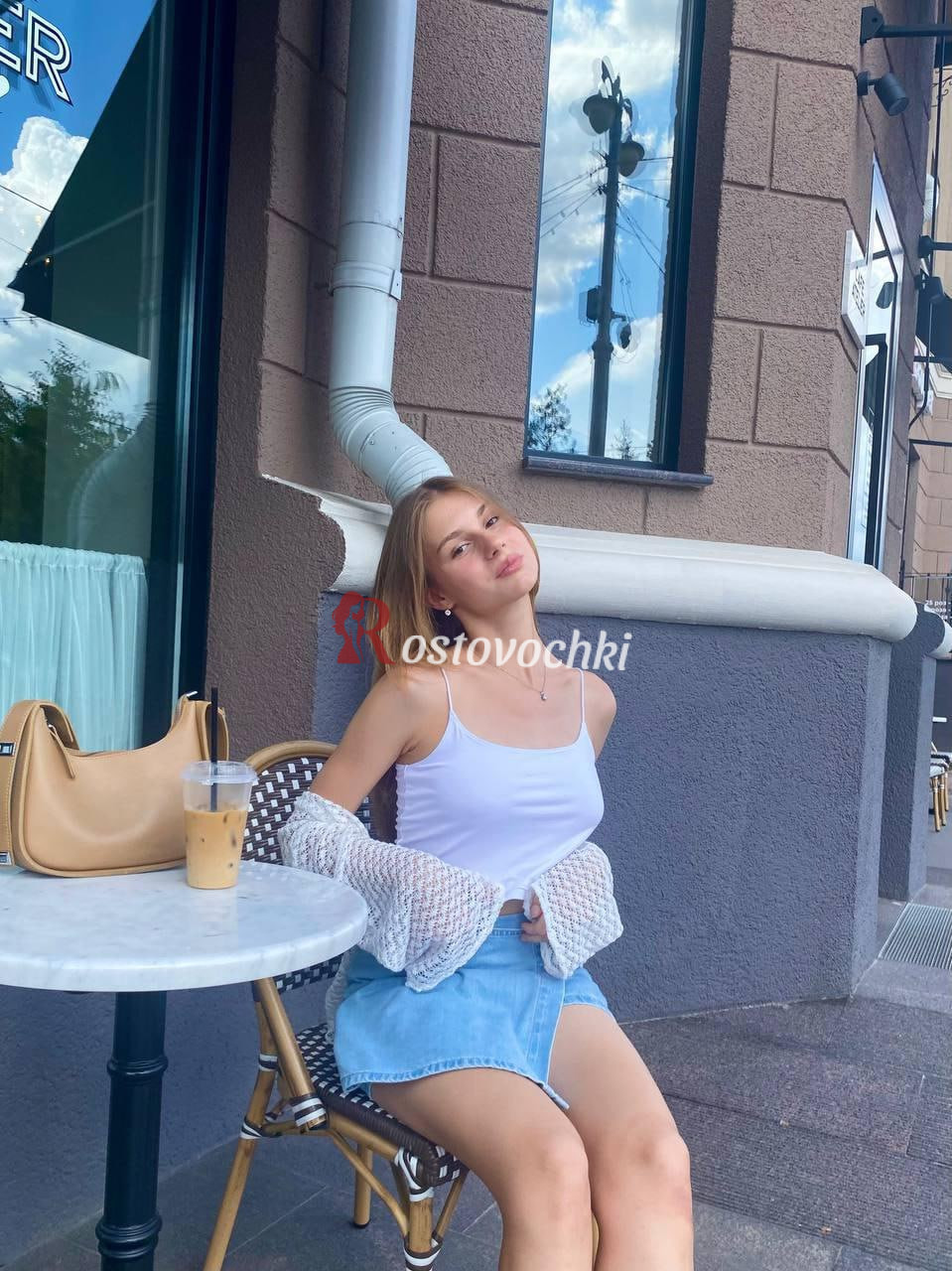 проститутка Андорра — возраст 23, рост 178, вес 64, размер груди 2