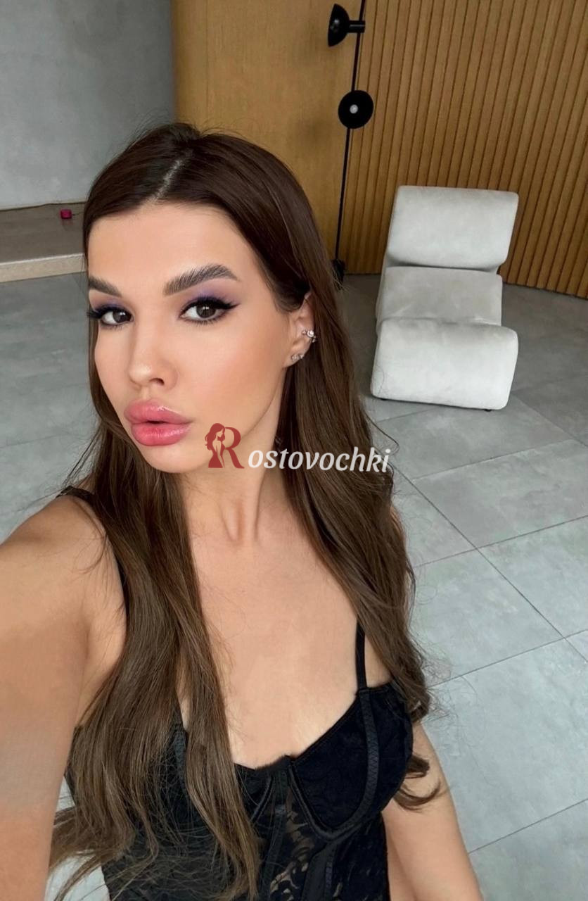 проститутка Феррари — возраст 22, рост 168, вес 57, размер груди 2