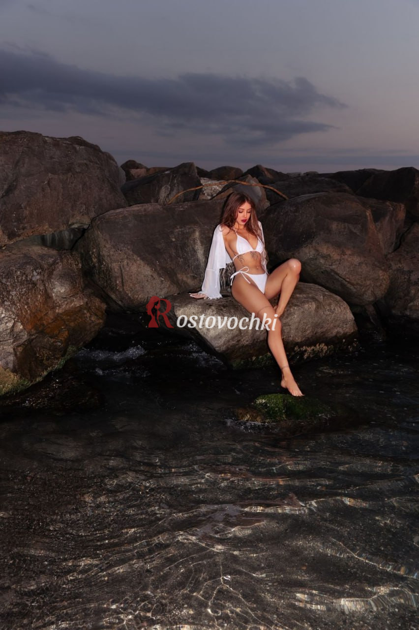 проститутка Елена — возраст 19, рост 160, вес 47, размер груди 2